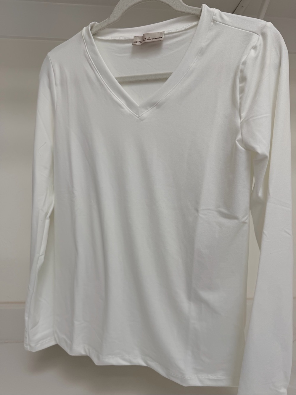 Zenana Outfitters White V-Neck Long Sleeve Top